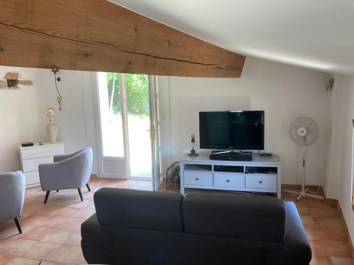 Villa à l'ombre du figuier à Sainte-Anastasie-sur-Issole Extérieur photo