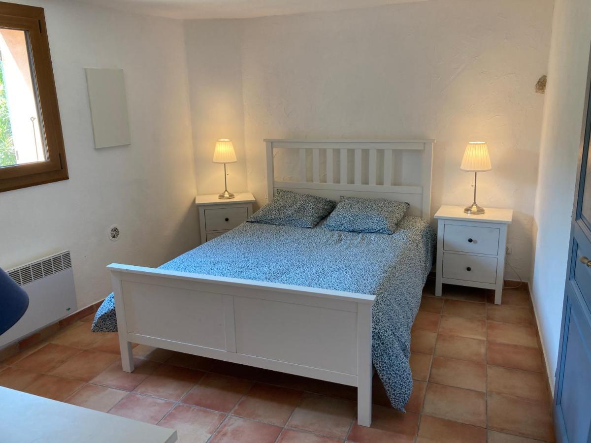Villa à l'ombre du figuier à Sainte-Anastasie-sur-Issole Extérieur photo