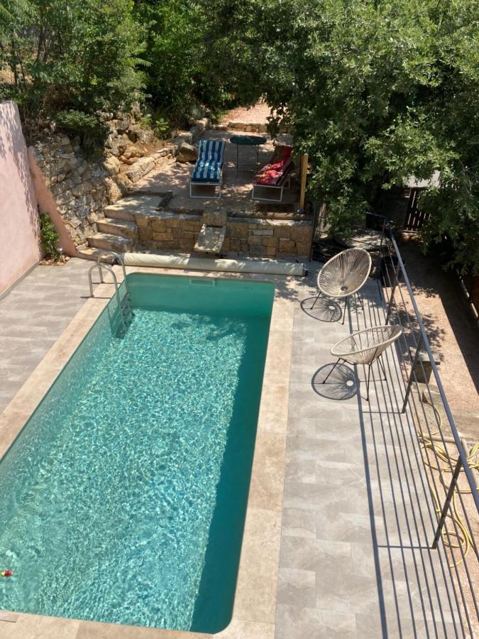 Villa à l'ombre du figuier à Sainte-Anastasie-sur-Issole Extérieur photo